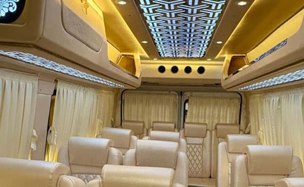 7 Seater Luxury Tempo Traveller Hire in Delhi