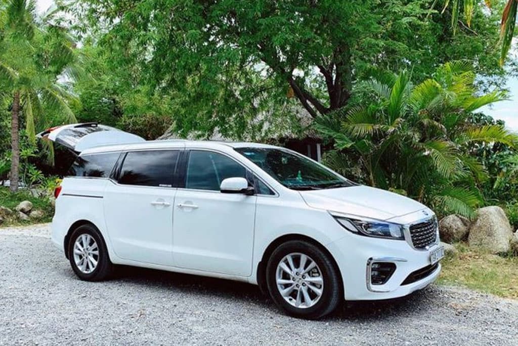 Luxury Car Rental Hire in Delhi with Driver